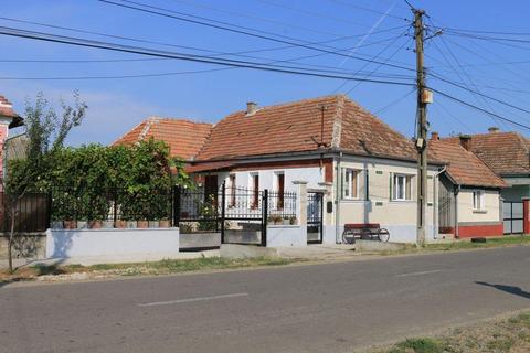 Casa de vânzare, comuna Diosig