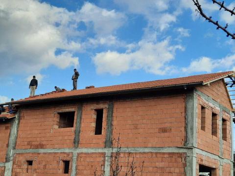 Vand doua case cuplate noi, în Dezmir, str. Criseni