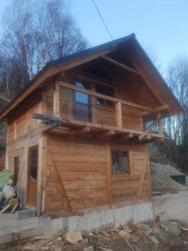 Vand cabana demontabila lemn masiv in zona Rogojel- Vladeasa
