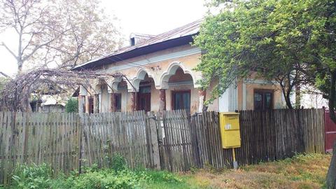 Vând Teren și casă - comuna Căteasca, jud. Argeș
