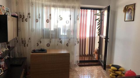 Vand apartament 4 camere