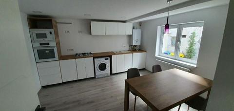 Apartament tip casa 130m2 300m2 teren Centru