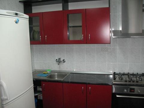 Inchiriez apartament 3 camere decomandat situat in Petre Ispirescu