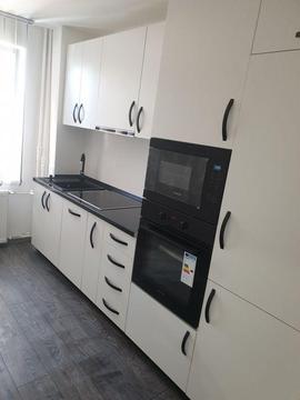 Dau în chirie apartament lux!!!