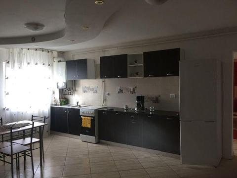 Inchiriez apartament cu 3 camere