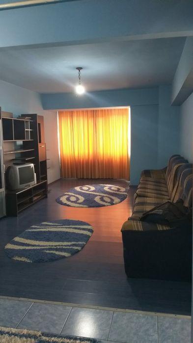 Apartament de 3 camere de închiriat