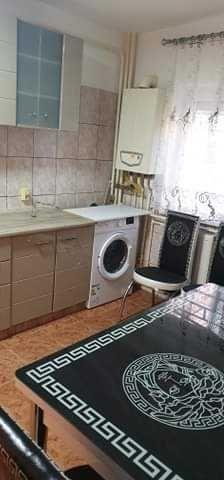 Inchiriez apartament cu 2 camere in Cartierul Brosteni la parter!