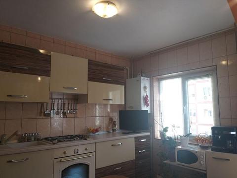 Persoană fizică închiriez apartament 3 camere zonă centrală