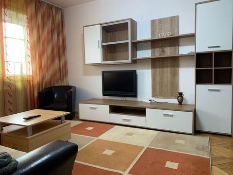 Închiriez apartament