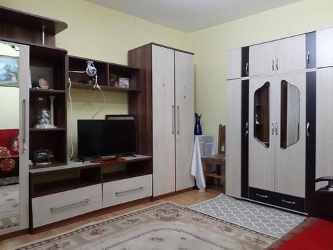 Inchiriez apartament