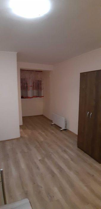 Închiriez garsonieră mobilată.Pe Brîndusei G8 etaj 2 apartament 66