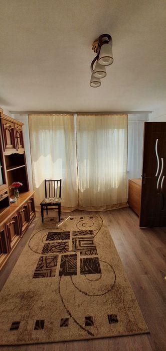 Închiriez apartament 2 camere, 5 min de Universitate, etc