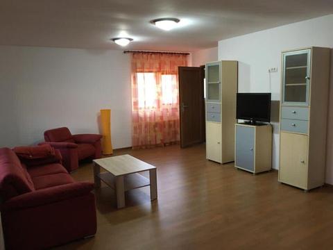 Proprietar inchiriez apartament cu 3 camere in Giroc