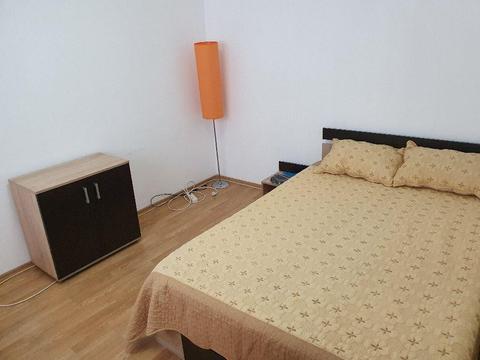 Proprietar, inchiriez apartament