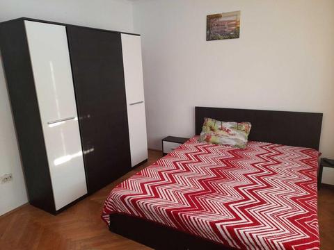 Inchiriez apartament 2 camere zona ostroveni 160euro