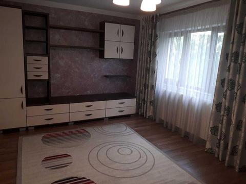 Apartament 3 camere de închiriat