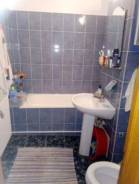 SCHIMB apartament cu casă