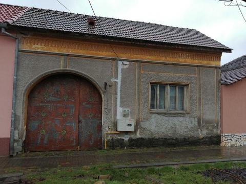 Vând casa în Oțelu Rosu